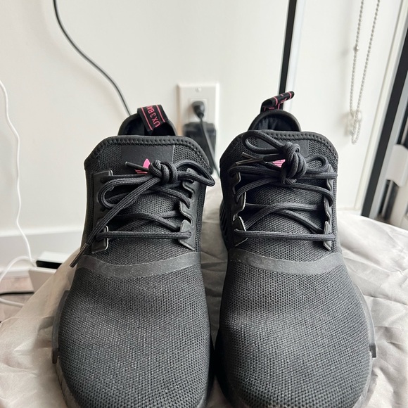 Women’s Adidas NMD - Picture 2 of 3